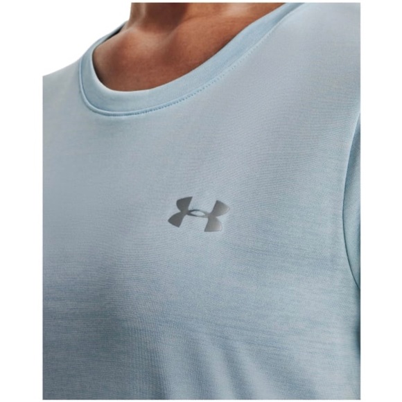 Under Armour Crew Neck Light Weight shirt - Picture 4 of 5